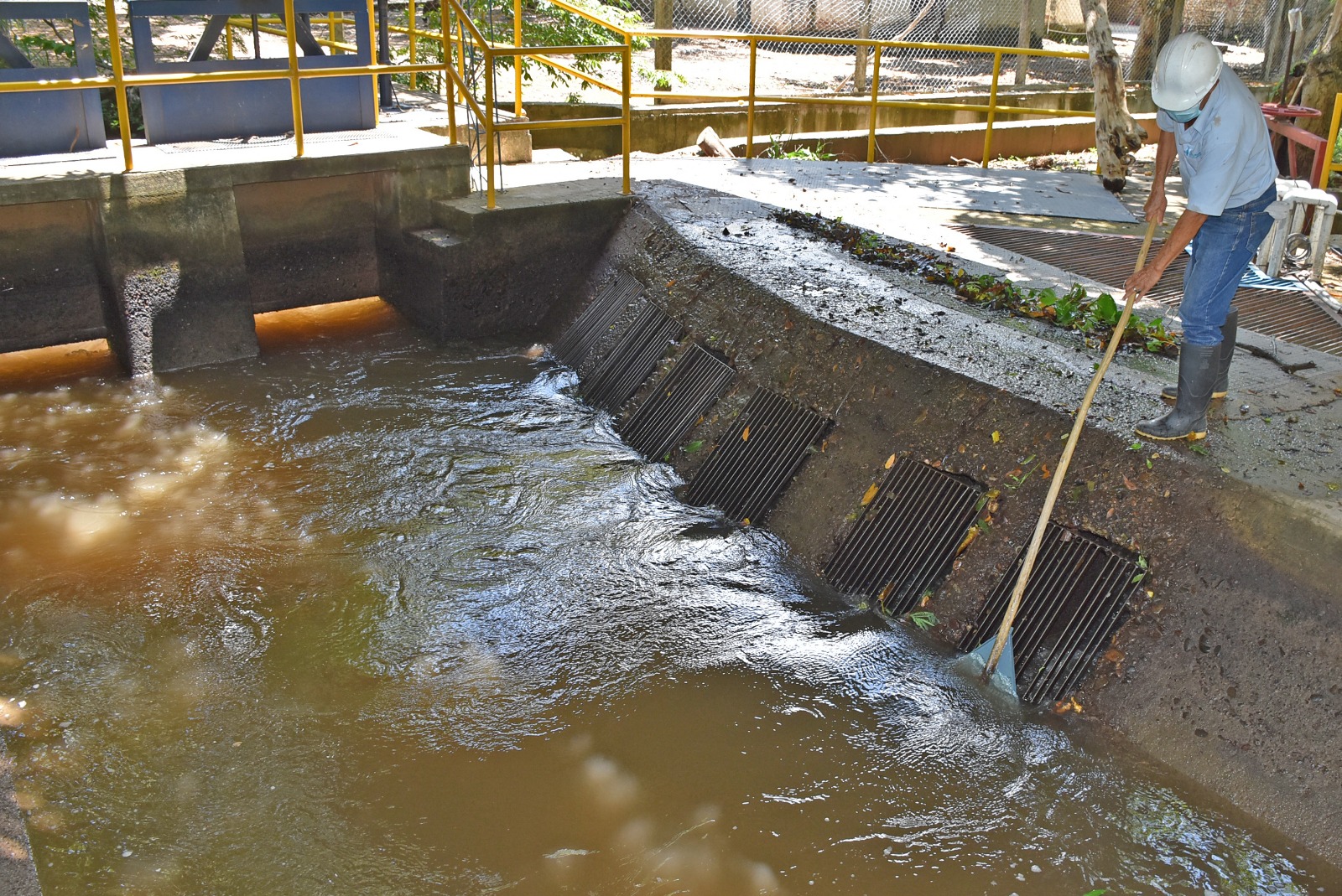 Ante inminente creciente del río Guatapurí Emdupar invita a almacenar agua